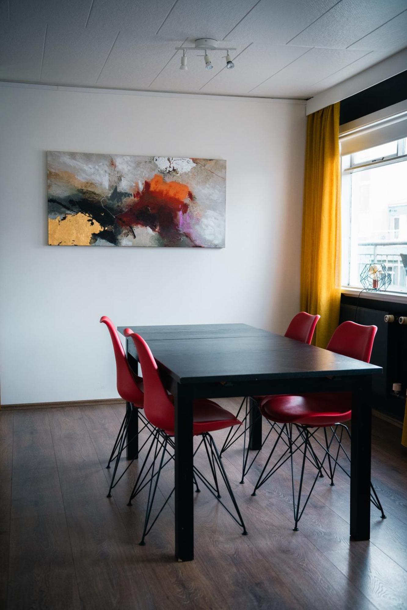 Apotek Guesthouse อาคูเรย์รี ภายนอก รูปภาพ