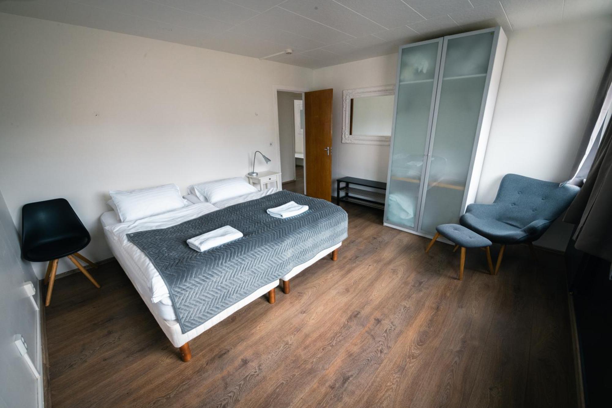 Apotek Guesthouse อาคูเรย์รี ภายนอก รูปภาพ