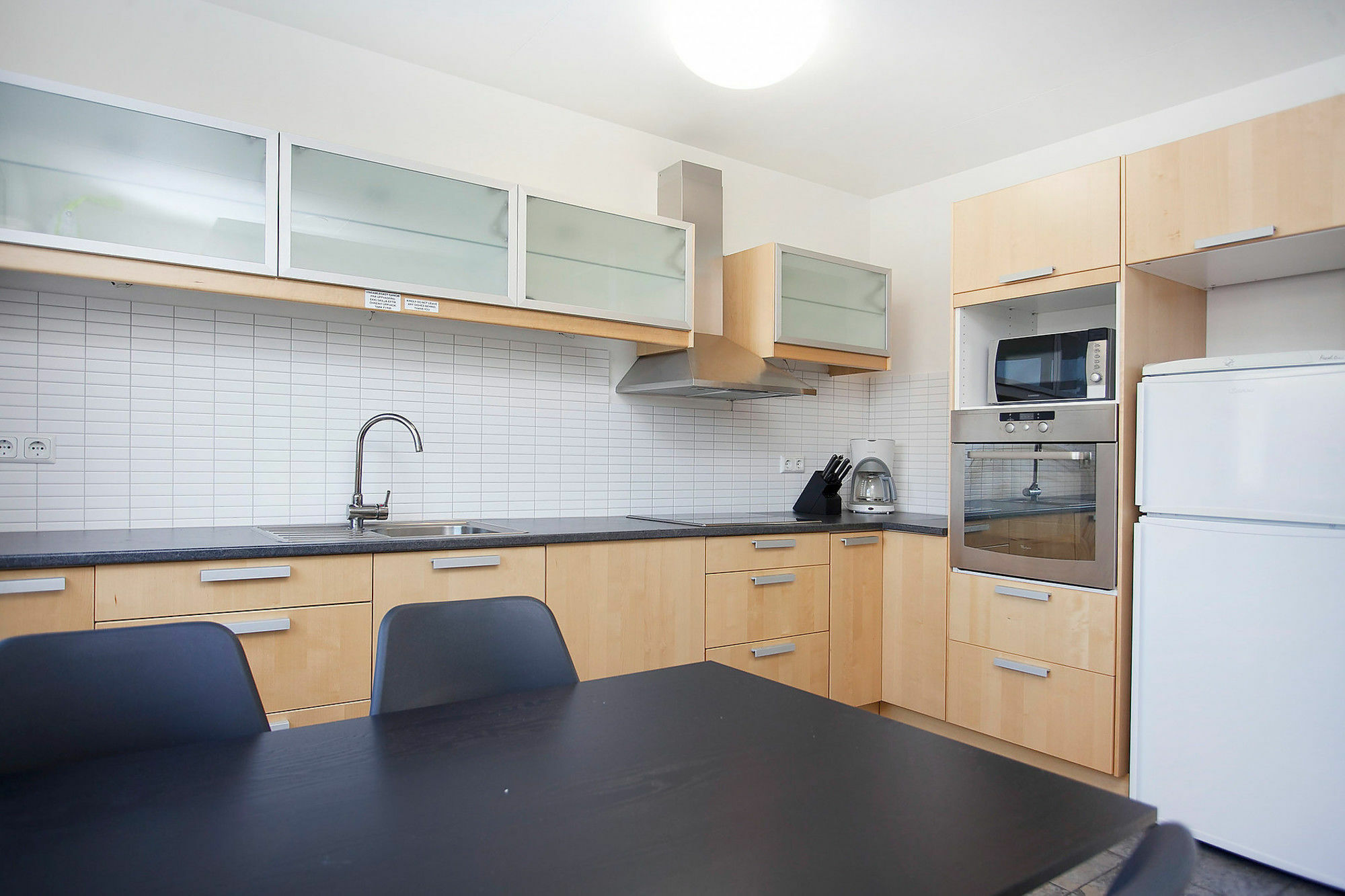 Apotek Guesthouse อาคูเรย์รี ภายนอก รูปภาพ