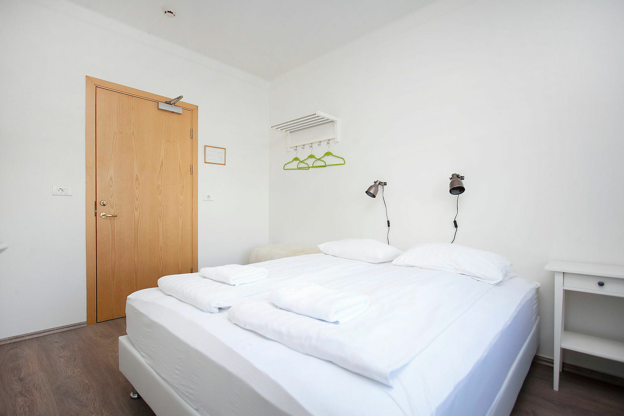 Apotek Guesthouse อาคูเรย์รี ภายนอก รูปภาพ