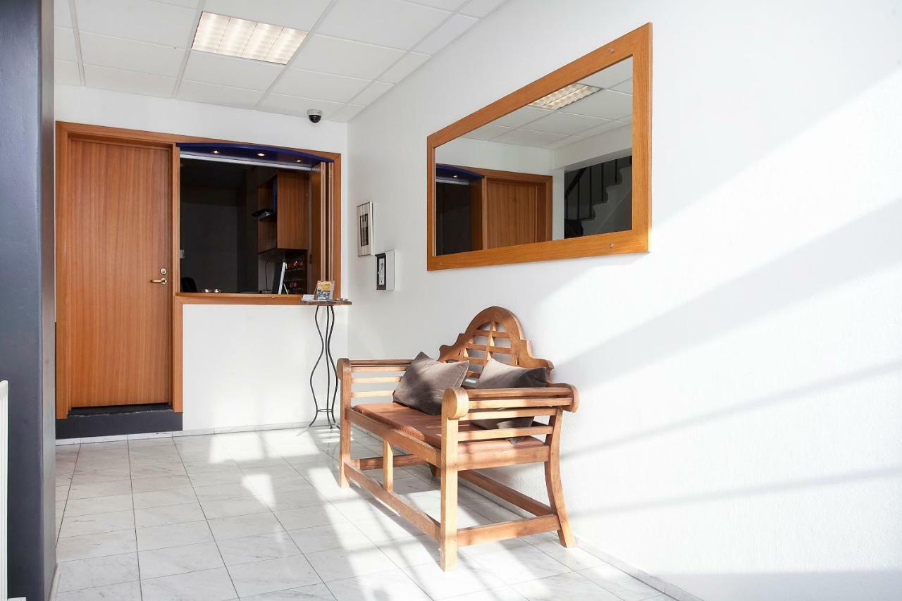 Apotek Guesthouse อาคูเรย์รี ภายนอก รูปภาพ