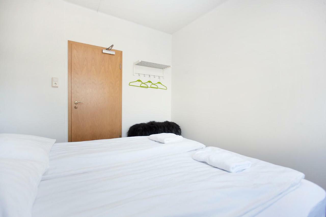 Apotek Guesthouse อาคูเรย์รี ภายนอก รูปภาพ